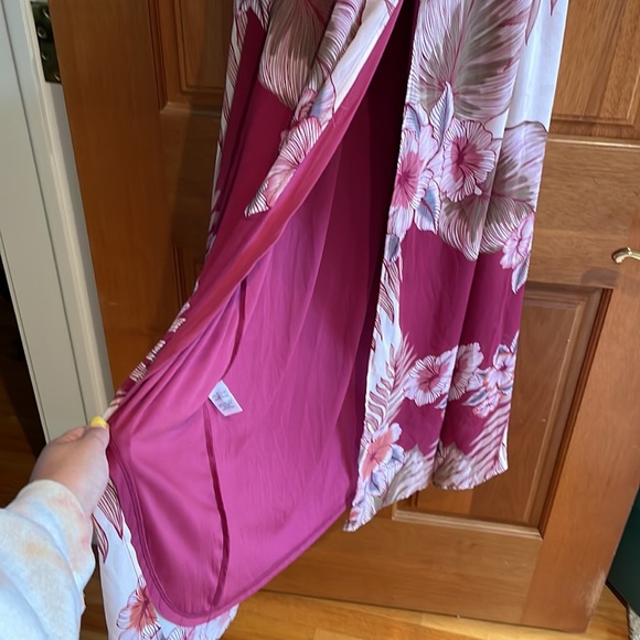 Lulu’s Floral Maxi Dress - Picture 6 of 6